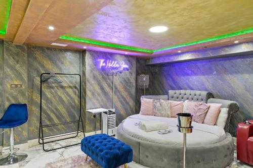 Hidden Gem Lt Properties Jaccuzi bath massage chair Superkingsize bed Parking available 4