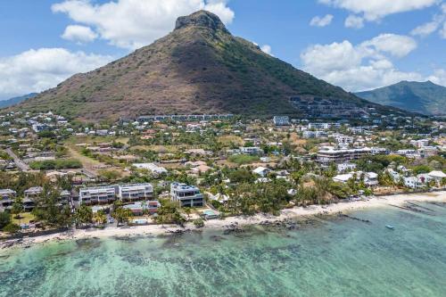 Beach and Mountain - Tamarin