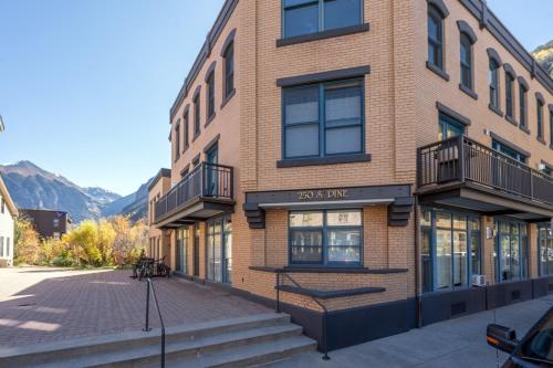 Breathtaking Ballard Views - image 4