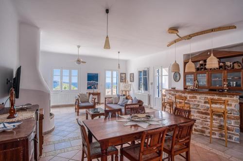 Villa Annita, with extraordinary view near the sea