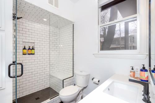 Tri-level condo close to Coonskin Lift! - image 3