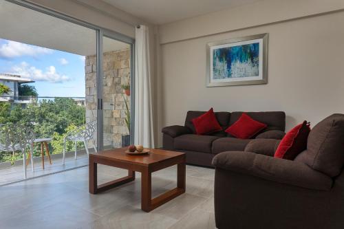 Deluxe Double Room with Balcony image 3