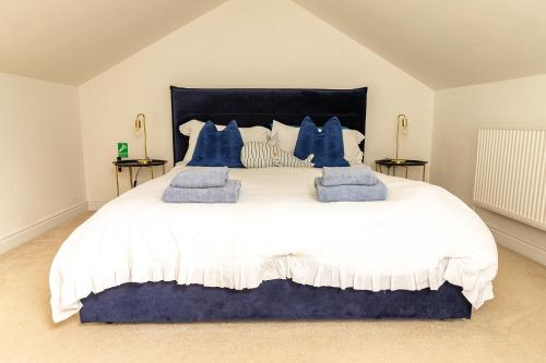 Seabourne Penthouse Stunning Seaviews with optional hot tub hire at Homesweetholidayhomes - image 4