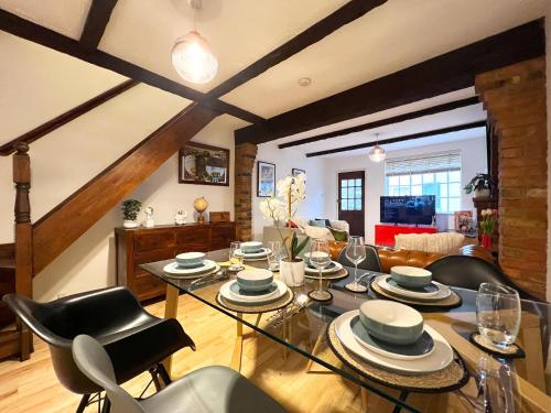 CHARMING WINDSOR COTTAGE, INCREDIBLE Location, Castle Doorstep, Windsor (foto 4)