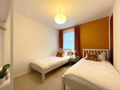 CHARMING WINDSOR COTTAGE, INCREDIBLE Location, Castle Doorstep, Windsor (foto 10)