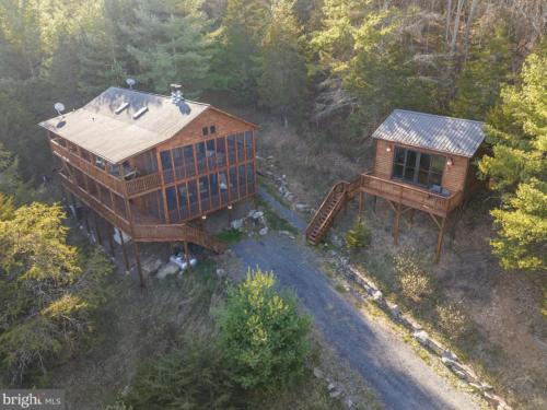 Cabin in Lost City WV with Hot Tub and Pet Friendly