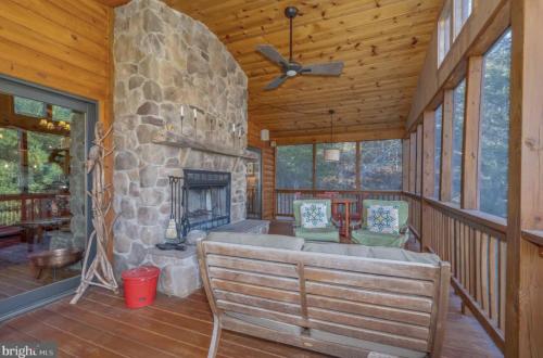 Cabin in Lost City WV with Hot Tub and Pet Friendly