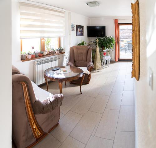 ĆIRO GUEST HOUSE-free parking - image 5