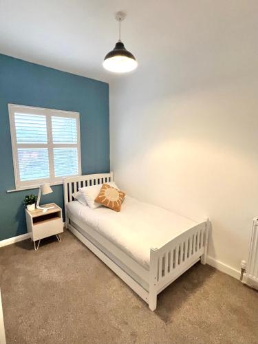 BEAUTIFUL WINDSOR COTTAGE, AMAZING LOCATION, The Castle, Ascot, Legoland, Free Parking Super Close, Windsor (zdjęcie 9)