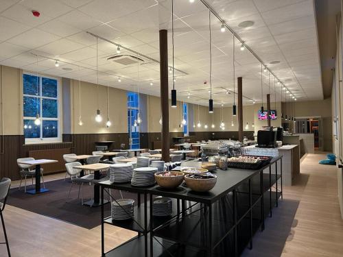 Shared lounge/TV area, SEPHS Hotel Sittard in Sittard