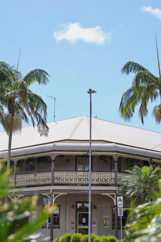 The Middle Pub Mullumbimby