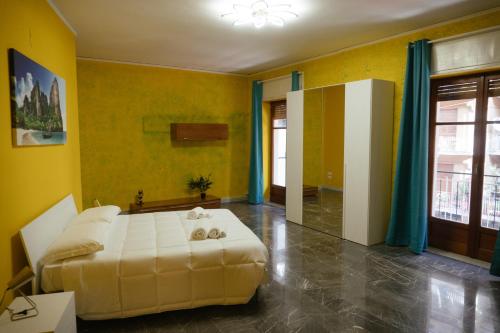Domus Aurea relax room - Tap to explore photos