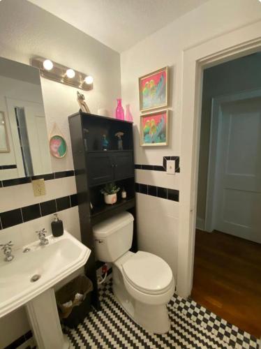 Shower, Beautiful Private Room With King Size Bed in Downtown Orlando near The Osprey Tavern