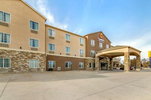 Comfort Inn & Suites near Bethel College