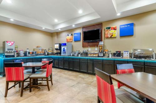 Comfort Inn & Suites near Bethel College