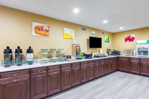 Food and beverages, Quality Inn Quincy - Tallahassee West in Quincy (FL)