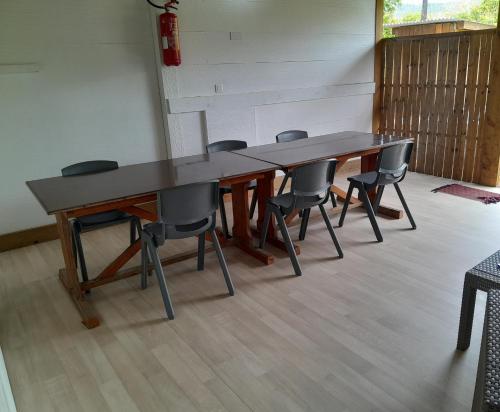 Mara'ai le spot Tubuai, Chambre Triple Deluxe Mahu SDB Privée avec piscine (Mara'ai le spot Tubuai, Chambre Triple Deluxe Mahu SDB Privee avec piscine) in Ausztrál-szigetek