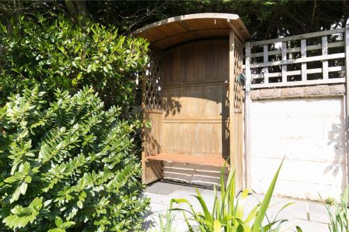 The Cottage on the Beach - Sleeps 7 - Large Garden