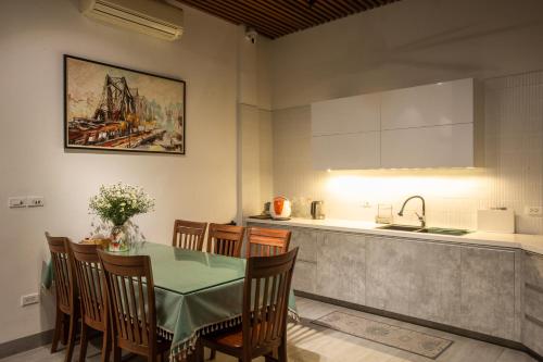Kitchen, Khách sạn LANHA (Lanha Hotel) in Dong Da