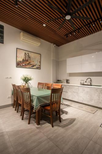 Facilities, Khách sạn LANHA (Lanha Hotel) in Dong Da