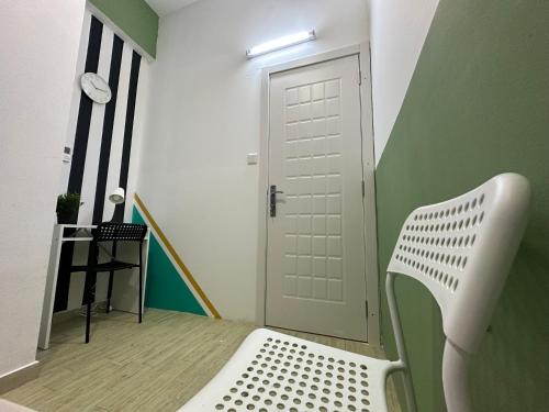 Spacious Mini Partition Room Near Emirates Mall, Dubái (foto 9)