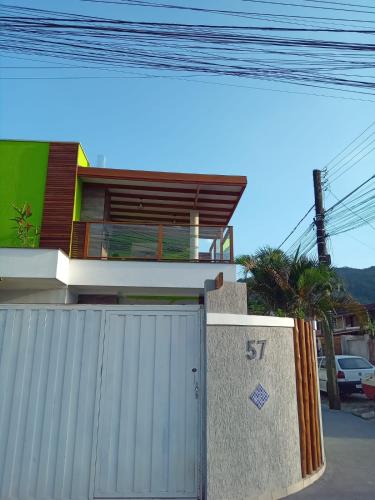 Casa com 3 dormitorios, Ubatuba