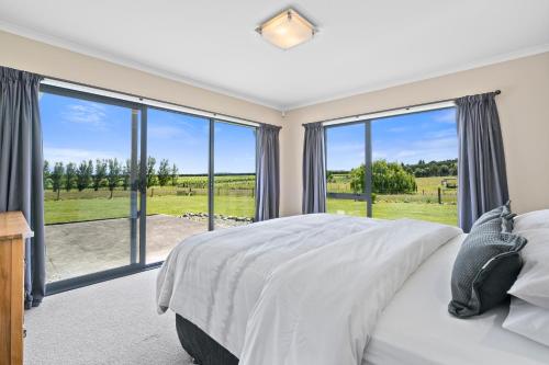Exterior view, Meadowscape Hideaway - Martinborough Holiday Home in Martinborough