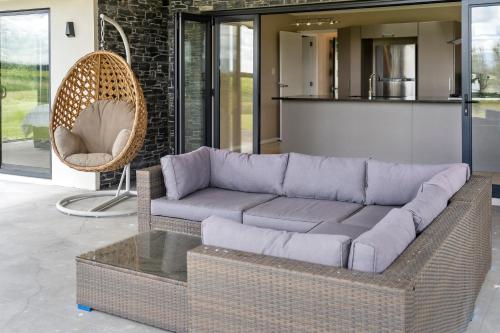 Exterior view, Meadowscape Hideaway - Martinborough Holiday Home in Martinborough