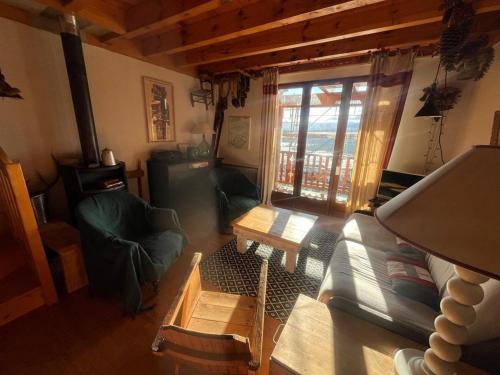 Duplex 3 pièces + cabine avec balcon et parking au centre des Angles - FR-1-593-102, Лез-Англь (фото 2)