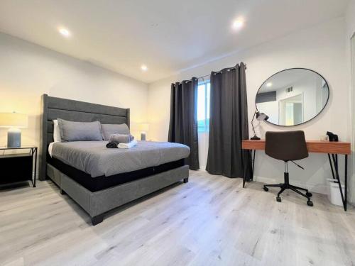 Spacious 2BR near Hollywood - BR3 in Los Angeles, USA