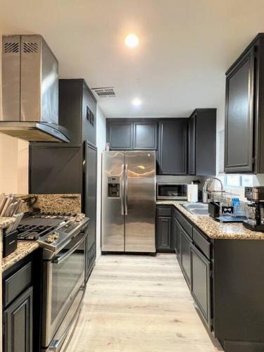 Spacious 2BR near Hollywood - BR3 in Los Angeles, USA