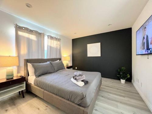 Spacious 2BR near Hollywood - BR3 in Los Angeles, USA