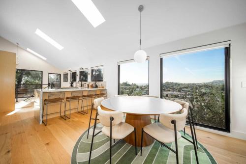 Skyline Serenity Lux Hilltop Retreat Spa and Sauna in Los Angeles, USA
