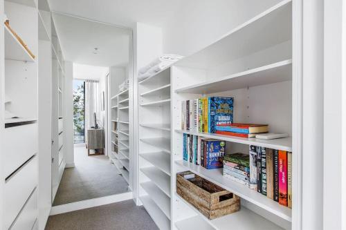 Skyward Sanctuary - Charm in the Heart of Prahran