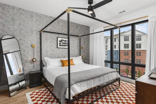 Premium 2 Bedroom, 4 Bed with HUGE Wrap Around Patio in Nashville, USA