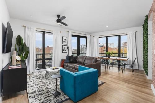Premium 2 Bedroom, 4 Bed with HUGE Wrap Around Patio in Nashville, USA