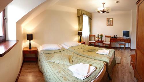2 twin beds