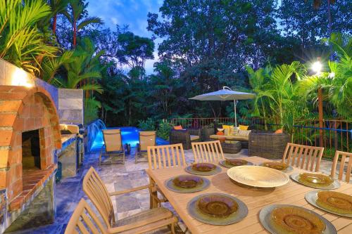 Floor plans, Villa Palmeras with jungle views pool near MA in Barrio Inmaculada