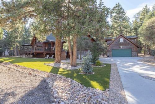 Altitude Adjustment with backyard, BBQ, and game loft Altitude Adjustment with backyard, BBQ, and game loft