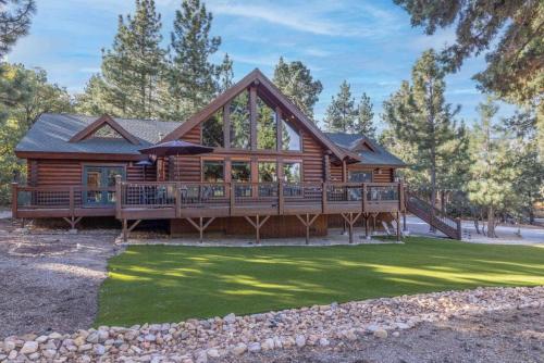 Altitude Adjustment with backyard, BBQ, and game loft Altitude Adjustment with backyard, BBQ, and game loft