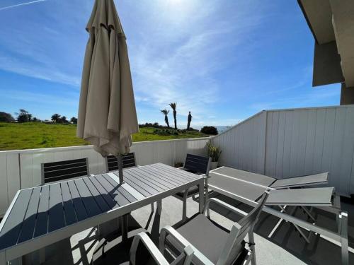 Beachfront Luxury Escape AC & Tesla charger in Solana Beach, USA