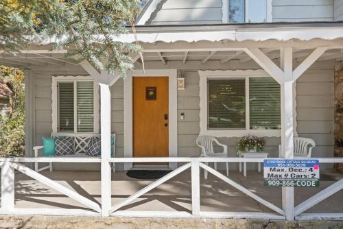 Storybook Cottage Near Slopes in Big Bear Lake, USA