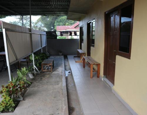 Exterior view, Tange Guest House in Ruteng