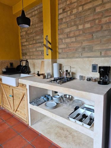 La Cabaña Negra al fondo del Bosque de Tepoztlán (La Cabana Negra al fondo del Bosque de Tepoztlan) in San Pedro