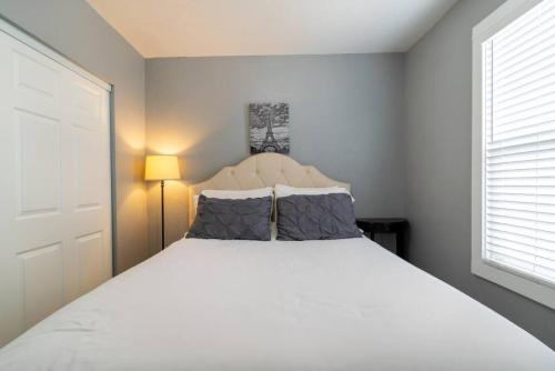 Cozy Montana Retreat | Central Location | W & R - image 2