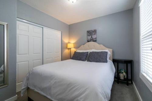 Cozy Montana Retreat | Central Location | W & R - image 14