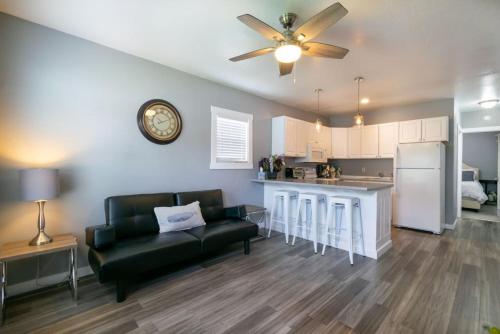 Cozy Montana Retreat | Central Location | W & R - image 4