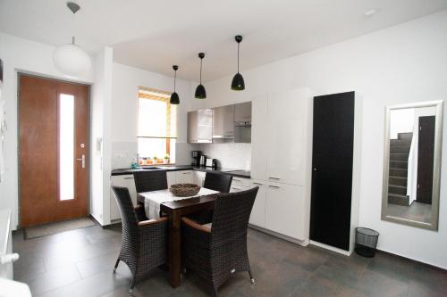 Budapest Terrace Apartment - main image