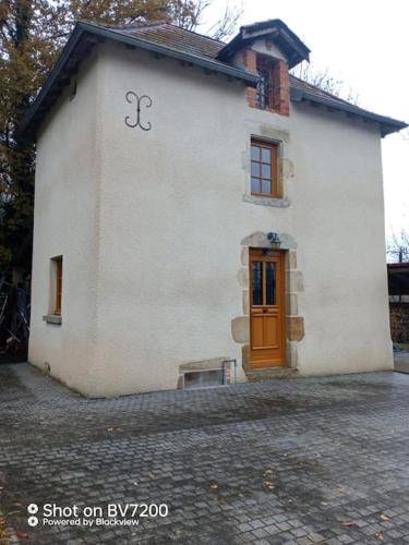 Maison calme gîte à louer Puy-Guillaume