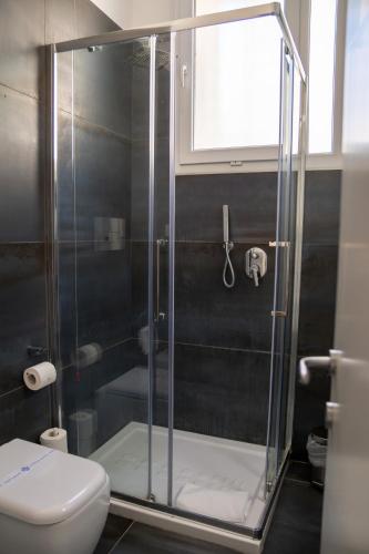 Deluxe Double or Twin Room image 6